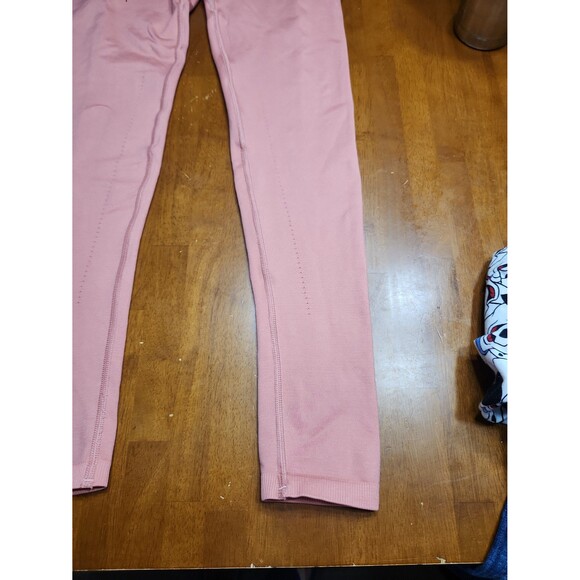 gymshark leggings, unknown style & size - Picture 6 of 12
